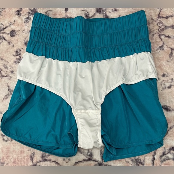 Free People Movement The Way Home NWOT Shorts Size Small Teal Blue - Picture 5 of 9